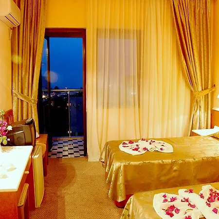 Akropol 4*